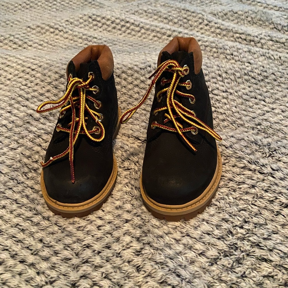 Boys/baby timberland boots, black.
